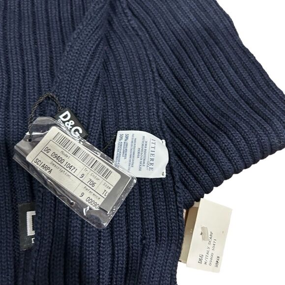 Dolce & Gabbana Vintage Navy Blue Lamb Wool Scarf with DG logo Revolve - Picture 7 of 7